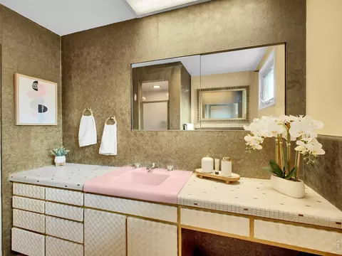 Bath - 4677 E Hampden Ave, Denver, CO 80222 photo 2 of 3