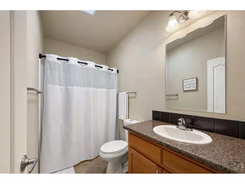 Bath - 7920 Mountain View Dr, Frederick, CO 80530 photo 4 of 4