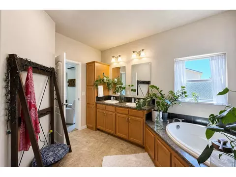 Bath - 7920 Mountain View Dr, Frederick, CO 80530 photo 3 of 4