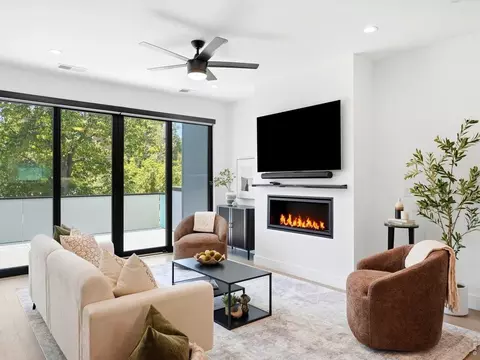 Living - 2473 Walnut St, Boulder, CO 80302 photo 2 of 5