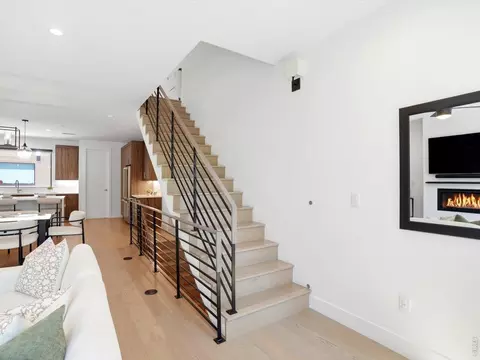 Entry Way - 2473 Walnut St, Boulder, CO 80302 photo 3 of 4