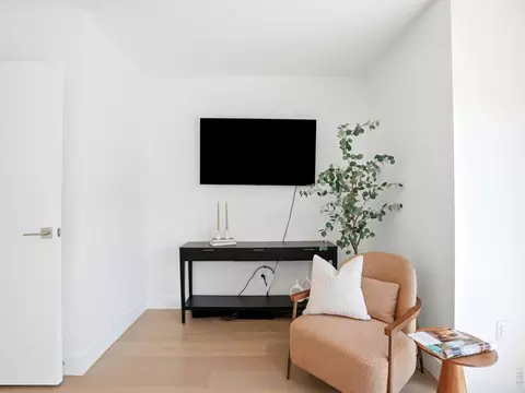 Living - 2473 Walnut St, Boulder, CO 80302 photo 5 of 5