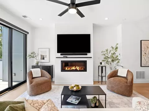 Living - 2473 Walnut St, Boulder, CO 80302 photo 3 of 5