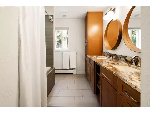 Bath - 252 Pine Tree Ln, Boulder, CO 80304 photo 3 of 5