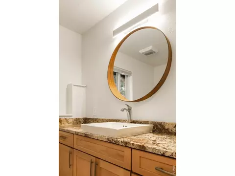 Bath - 252 Pine Tree Ln, Boulder, CO 80304 photo 4 of 5