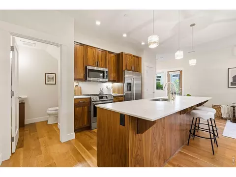 Kitchen - 2056 Walnut St #B, Boulder, CO 80302 photo 2 of 7