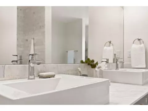 Bath - 2056 Walnut St #B, Boulder, CO 80302 photo 2 of 6