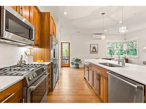 Kitchen - 2056 Walnut St #B, Boulder, CO 80302 photo 1 of 7