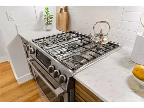 Kitchen - 2056 Walnut St #B, Boulder, CO 80302 photo 6 of 7