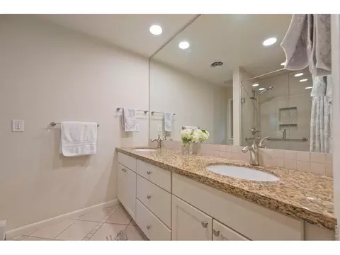 Bath - 3880 Chippewa Dr, Boulder, CO 80303 photo 1 of 4