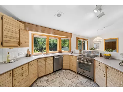 Kitchen - 160 S 36th St, Boulder, CO 80305 photo 2 of 4