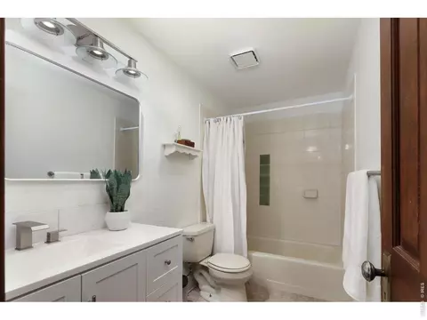 Bath - 655 Kiowa Rd, Lyons, CO 80540 photo 3 of 3