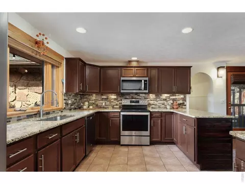 Kitchen - 655 Kiowa Rd, Lyons, CO 80540 photo 1 of 5