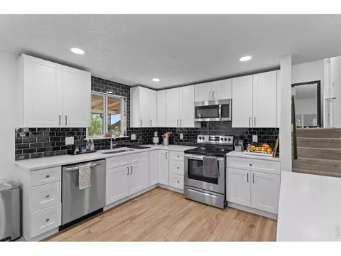 Kitchen - 927 E 4th Ave, Longmont, CO 80504 photo 4 of 6