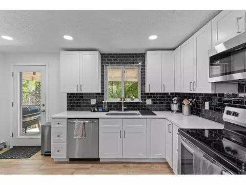 Kitchen - 927 E 4th Ave, Longmont, CO 80504 photo 5 of 6