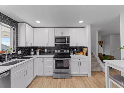 Kitchen - 927 E 4th Ave, Longmont, CO 80504 photo 3 of 6