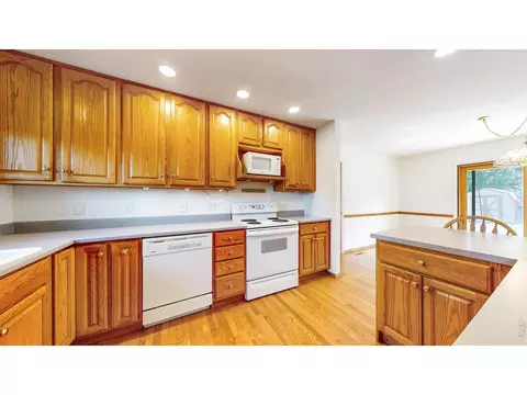 Kitchen - 915 Yale Rd, Boulder, CO 80305 photo 2 of 3