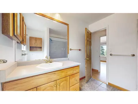 Bath - 915 Yale Rd, Boulder, CO 80305 photo 1 of 3