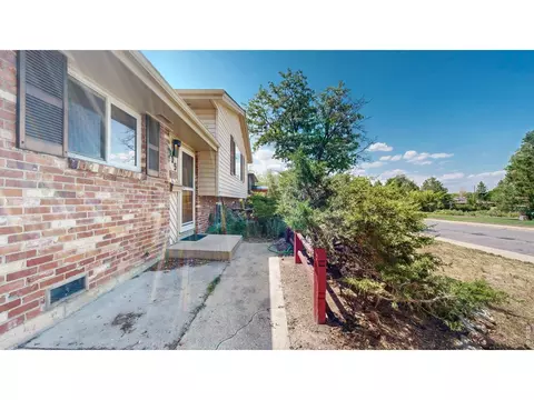 Exterior - 915 Yale Rd, Boulder, CO 80305 photo 2 of 4