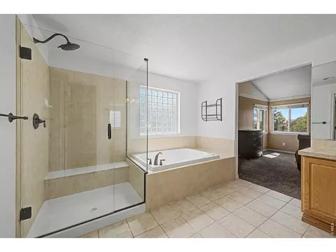Bath - 2198 E 149th Ave, Thornton, CO 80602 photo 3 of 7