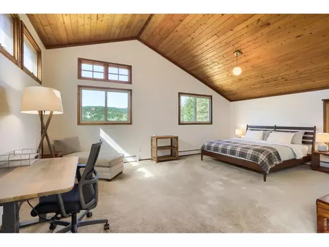 Bedroom - 266 Peakview Rd, Boulder, CO 80302 photo 4 of 6