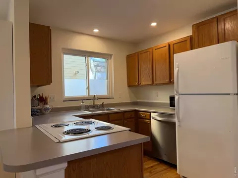 Kitchen - 2616 Thornbird Pl, Boulder, CO 80304 photo 1 of 2