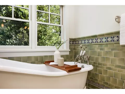Bath - 546 14th St, Boulder, CO 80302 photo 5 of 6
