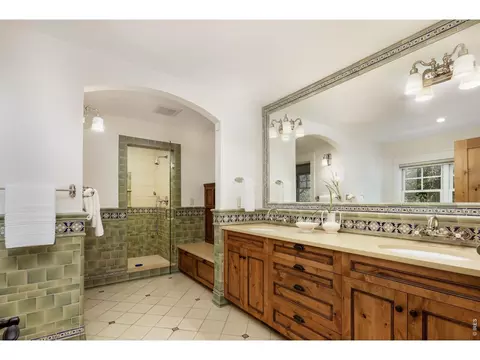 Bath - 546 14th St, Boulder, CO 80302 photo 2 of 6