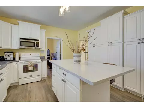 Kitchen - 7097 Jay Rd, Boulder, CO 80301 photo 2 of 3