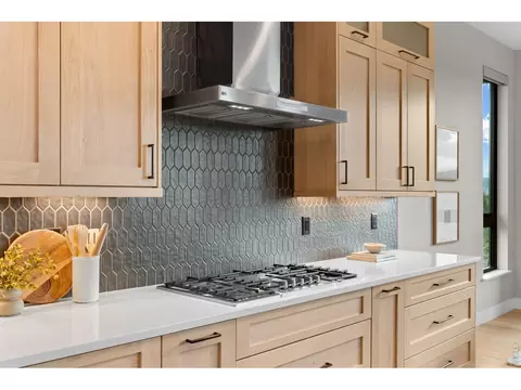 Kitchen - 523 Nesting Eagles Way, Berthoud, CO 80513 photo 5 of 9
