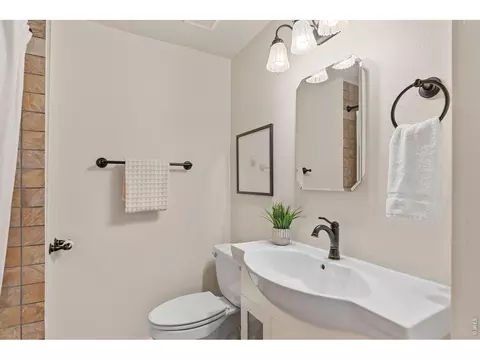 Bath - 240 Main St, Lyons, CO 80540 photo 3 of 5