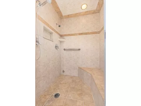 Bath - 4481 Clay St, Boulder, CO 80301 photo 2 of 6