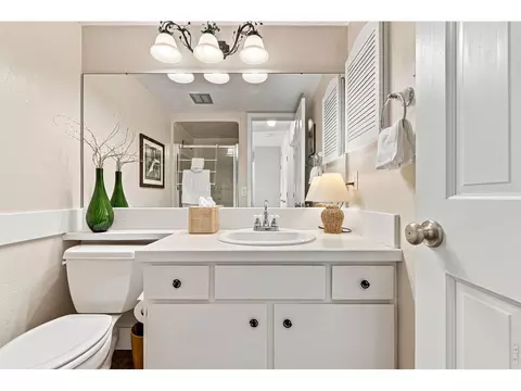 Bath - 2365 Juniper Ave, Boulder, CO 80304 photo 1 of 4