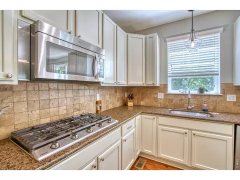 Kitchen - 4933 Eagan Cir, Longmont, CO 80503 photo 2 of 3