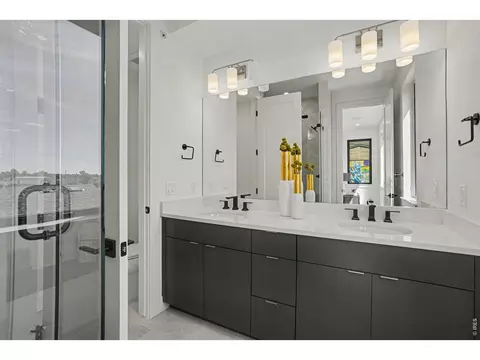 Bath - 1120 Violet Ave, Boulder, CO 80304 photo 2 of 4