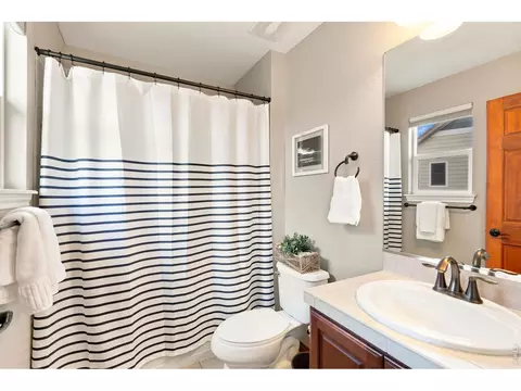 Bath - 1893 E Seadrift Dr, Windsor, CO 80550 photo 4 of 5