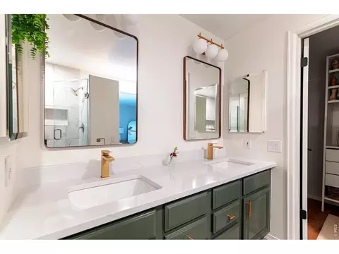Bath - 2938 Loma Pl, Boulder, CO 80301 photo 1 of 6