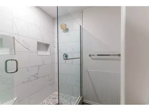 Bath - 2938 Loma Pl, Boulder, CO 80301 photo 3 of 6