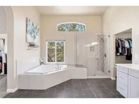 Bath - 1254 E 100th Ln, Thornton, CO 80229 photo 4 of 9
