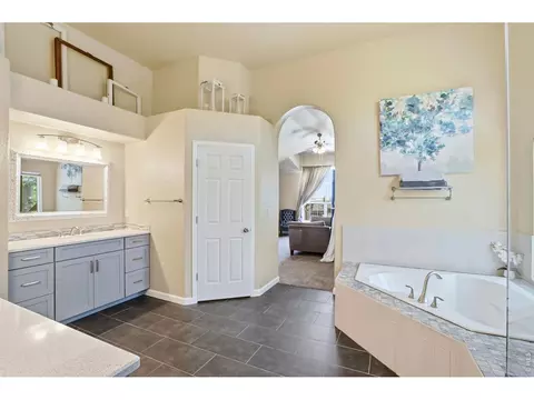 Bath - 1254 E 100th Ln, Thornton, CO 80229 photo 3 of 9