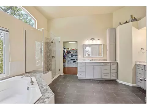 Bath - 1254 E 100th Ln, Thornton, CO 80229 photo 2 of 9