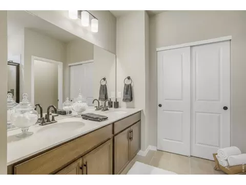 Bath - 163 Buckwheat Ln, Berthoud, CO 80513 photo 2 of 2