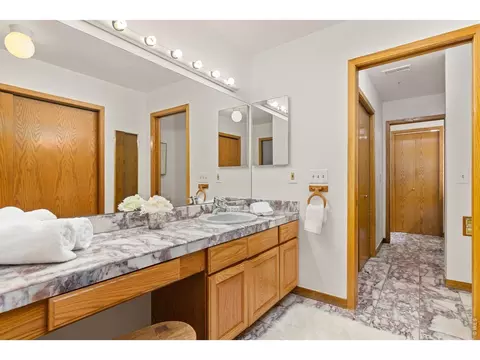 Bath - 836 Walnut St #A, Boulder, CO 80302 photo 1 of 3