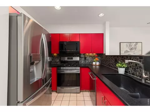 Kitchen - 836 Walnut St #A, Boulder, CO 80302 photo 2 of 3