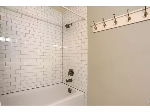 Bath - 2979 Eagle Way, Boulder, CO 80301 photo 4 of 4