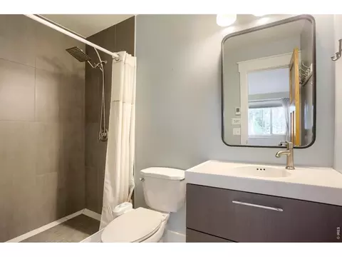 Bath - 2979 Eagle Way, Boulder, CO 80301 photo 2 of 3