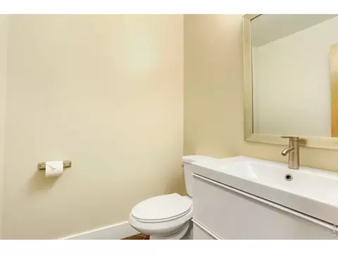 Bath - 2979 Eagle Way, Boulder, CO 80301 photo 1 of 3