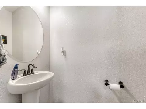 Bath - 26168 E Maple Dr, Aurora, CO 80018 photo 1 of 5