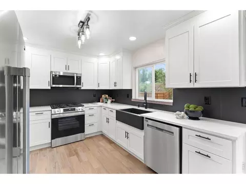 Kitchen - 6010 Johnson Way, Arvada, CO 80004 photo 3 of 3