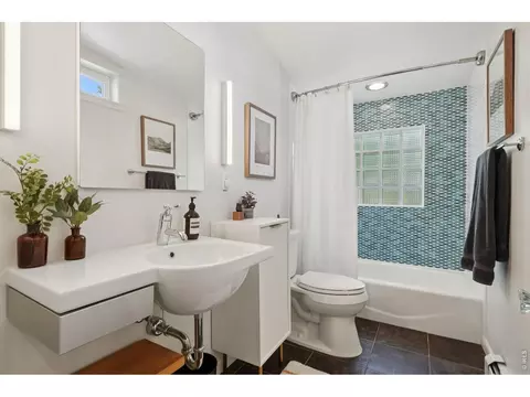 Bath - 1013 Mapleton Ave, Boulder, CO 80304 photo 5 of 5